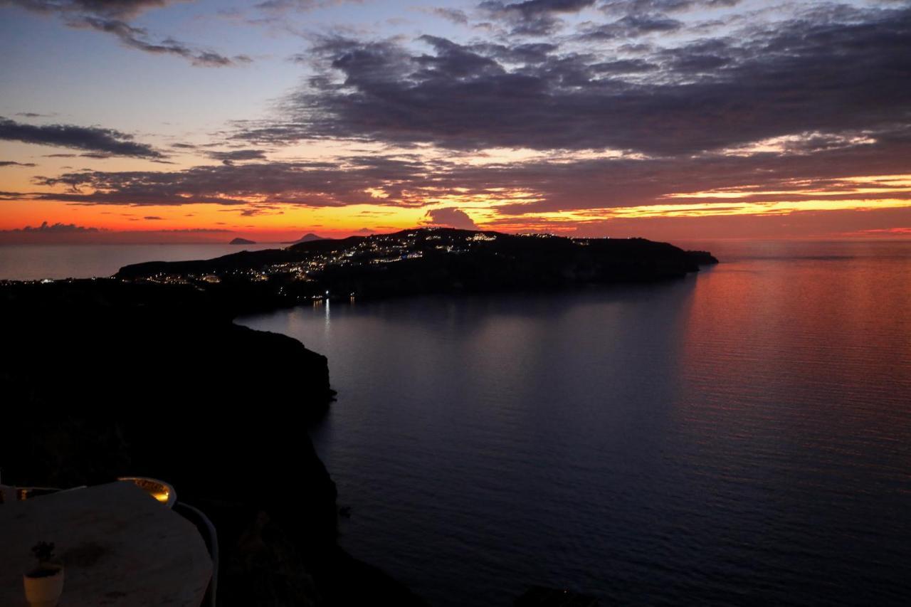 The Cliff Reflections - Adults Only Daire Megalochori  Dış mekan fotoğraf